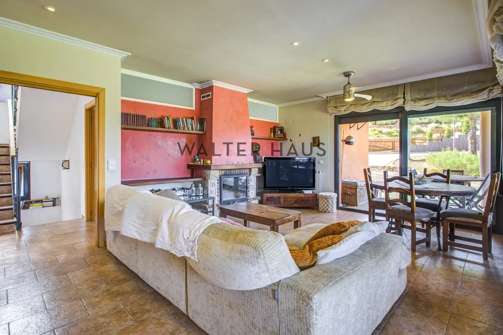 Sala d'estar de Casa o xalet en venda en Begur amb Jardí privat, Terrassa i Piscina