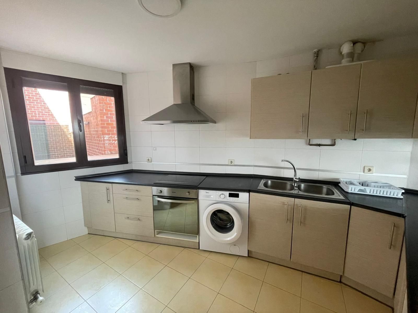 Cuina de Pis de lloguer en Villaquilambre amb Calefacció i Terrassa