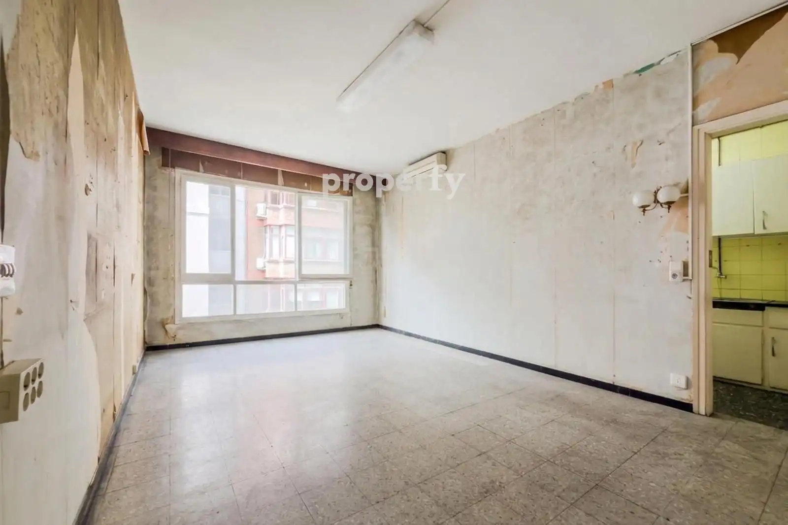 Piso en venta en Barcelona con Calefacción, Terraza y Balcón