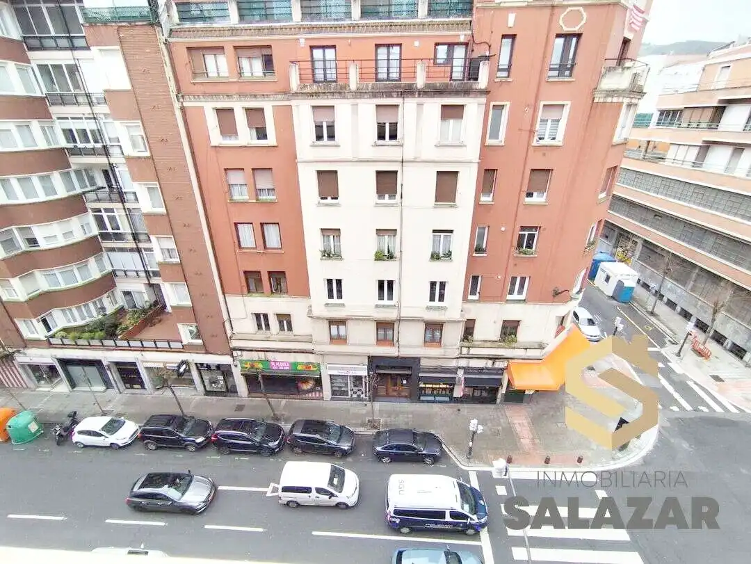 Vista exterior de Oficina en venda en Bilbao 