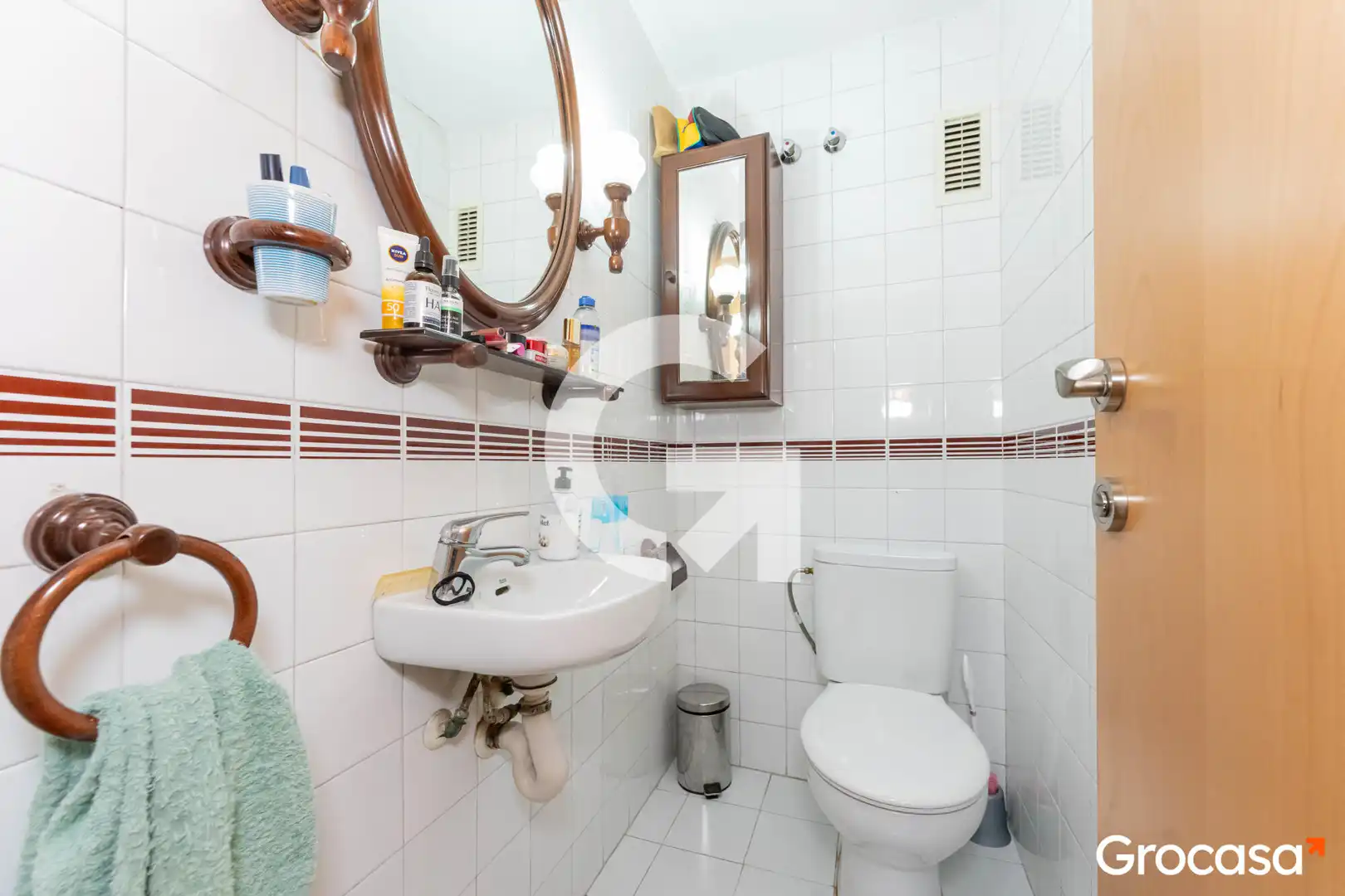 Bathroom of Flat for sale in Cornellà de Llobregat  with Air Conditioner, Heating and Balcony