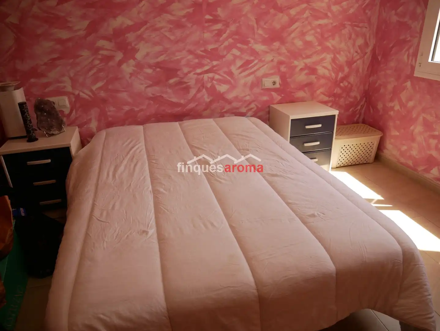 Habitación de Casa adosada en venta en Pira con Aire acondicionado, Calefacción y Terraza