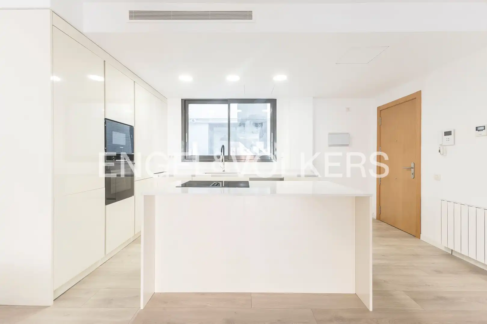 Cocina de Dúplex en venta en Barcelona con Aire acondicionado, Calefacción y Jardín privado
