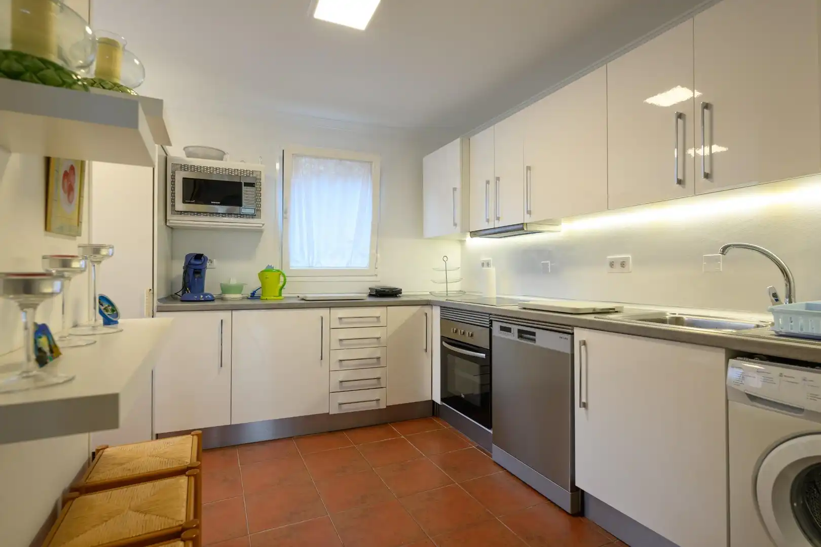 Küche von Einfamilien-Reihenhaus zur Miete in San Bartolomé de Tirajana mit Klimaanlage, Privatgarten und Terrasse
