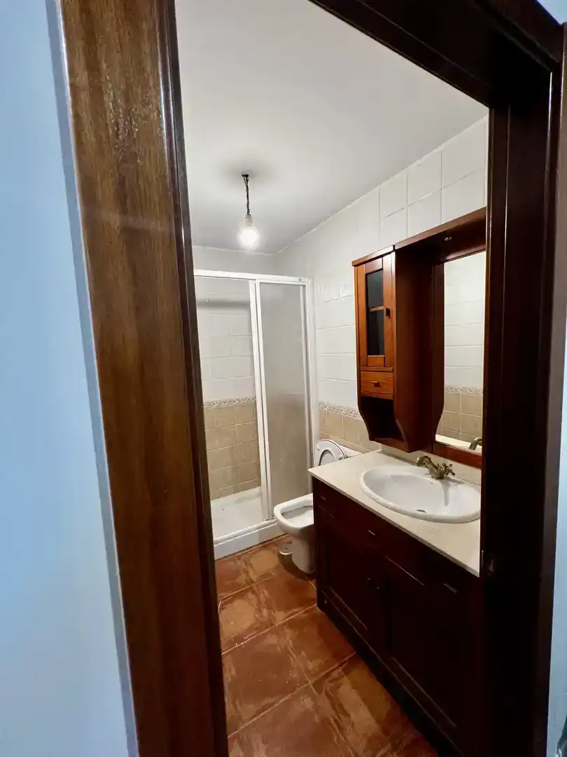 Baño de Piso en venta en Cangas  con Jardín privado, Parquet y Piscina