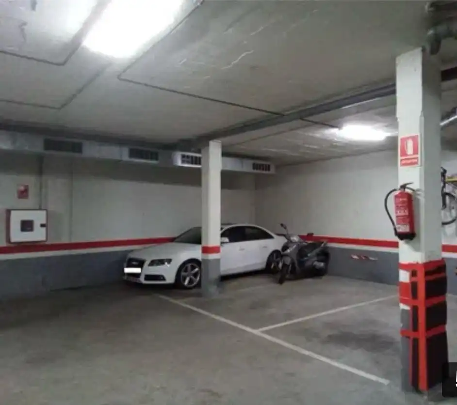 Einzelparkplatz zum Verkauf in Carrer de les Piles, imagen 3