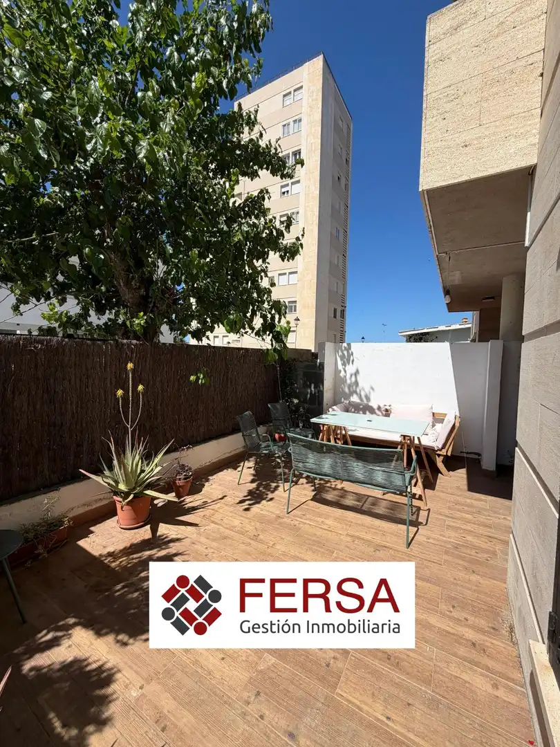 Terrassa de Apartament de lloguer en El Puerto de Santa María amb Calefacció, Jardí privat i Terrassa