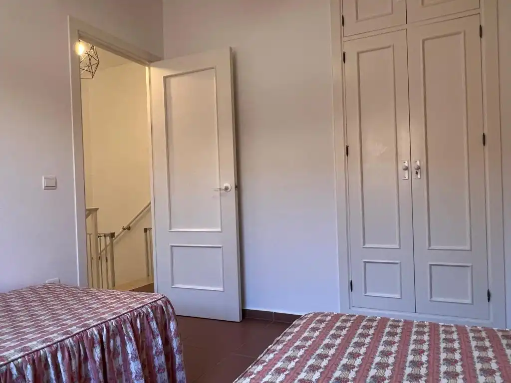 Habitación de Apartamento de alquiler en Rota con Jardín privado, Terraza y Amueblado