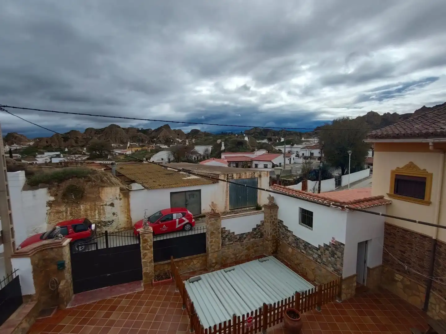 Vista exterior de Finca rústica en venda en Guadix amb Moblat, Forn i Piscina comunitària