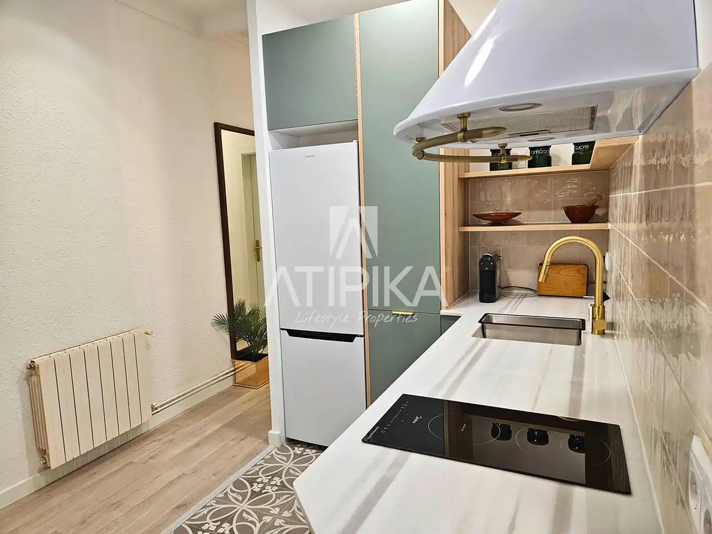 Cuina de Pis de lloguer en Barcelona amb Aire condicionat, Calefacció i Parquet
