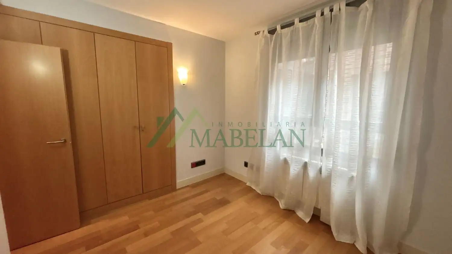 Bedroom of Flat for rent in Madrid  with Air Conditioner, Private garden and Storage room