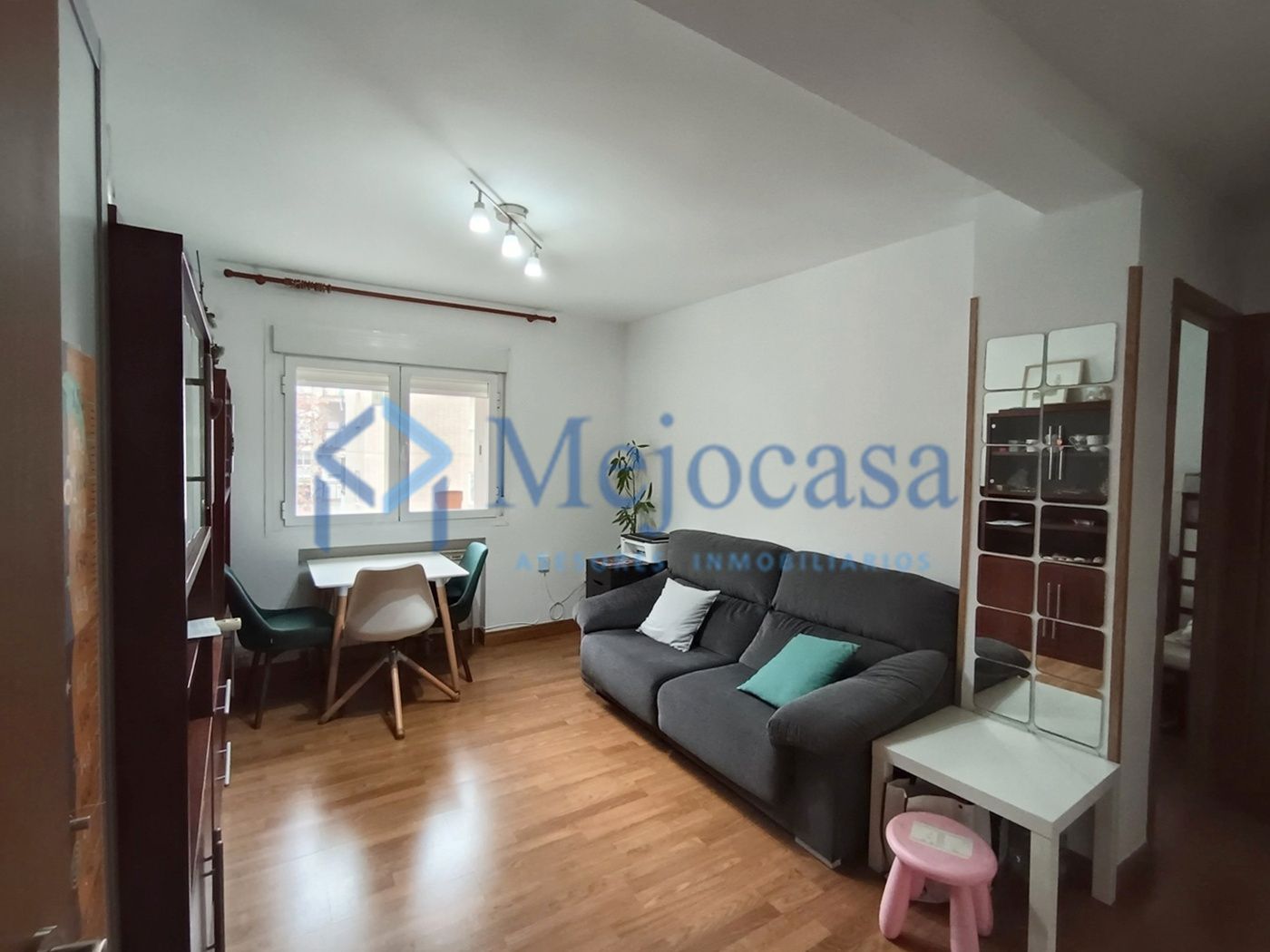 Living room of Flat for sale in  Madrid Capital  with Heating, Furnished and Oven