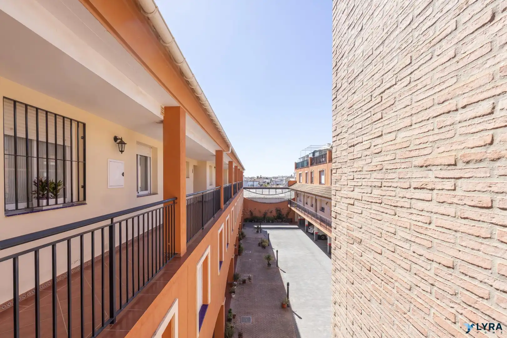 Vista exterior de Dúplex en venta en Pilas con Terraza
