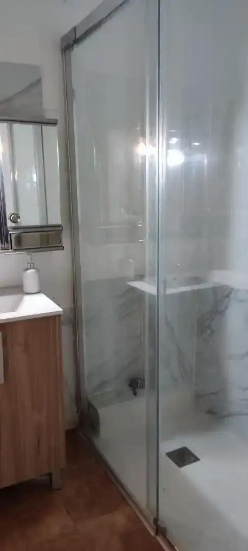 Baño de Piso para compartir en Valencia
