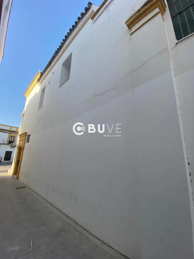 Vista exterior de Casa o xalet en venda en Lebrija amb Calefacció, Jardí privat i Terrassa