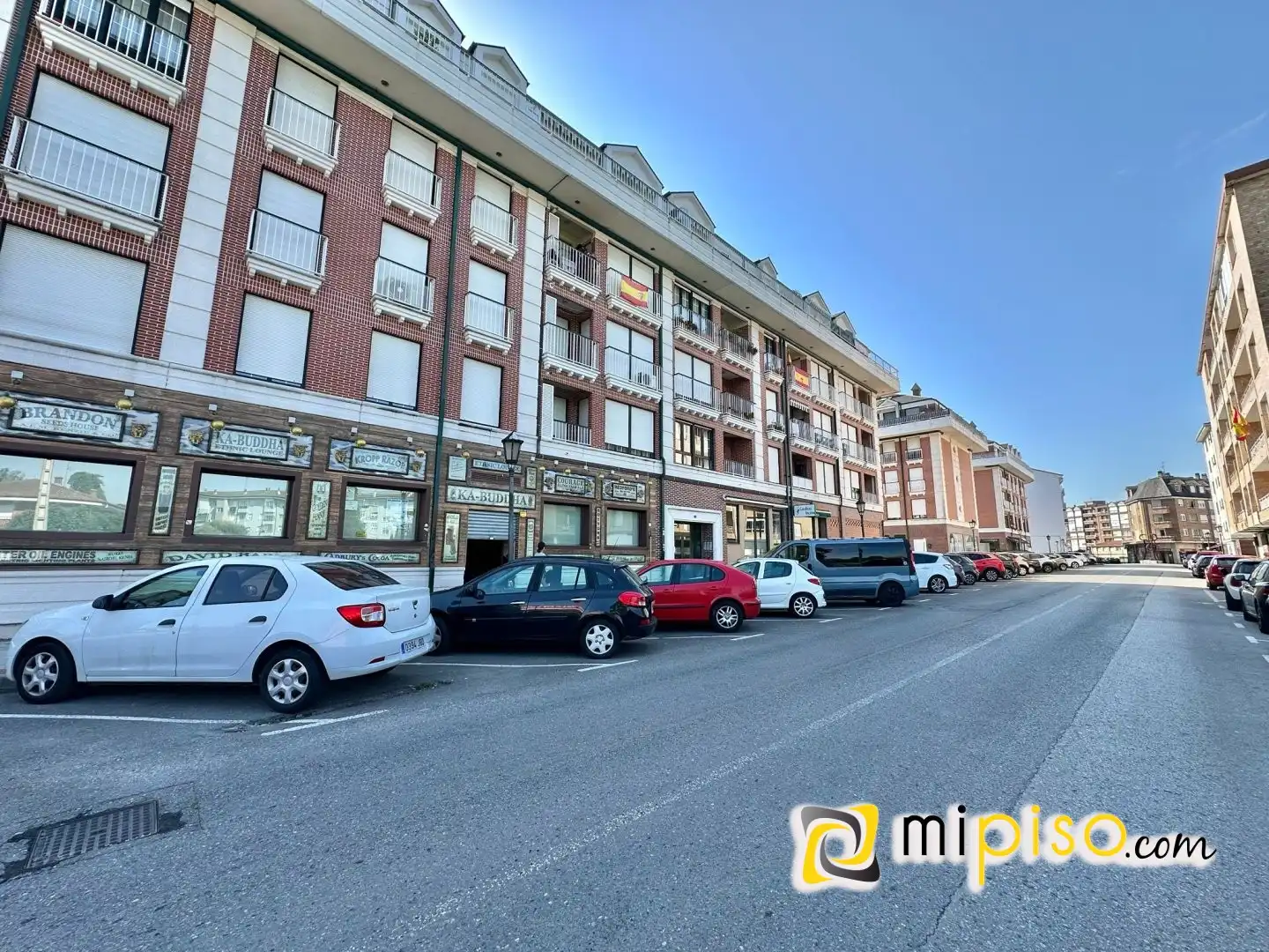Vista exterior de Pis en venda en Colindres amb Calefacció, Terrassa i Moblat