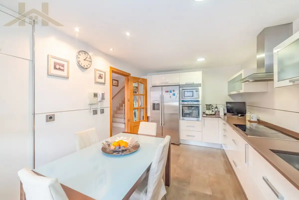 Kitchen of Houses for sale in Arganda del Rey  with Air Conditioner and Private garden