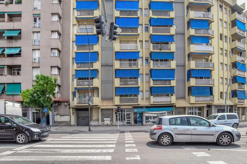Vista exterior de Garatge en venda en Centre - Sant Oleguer