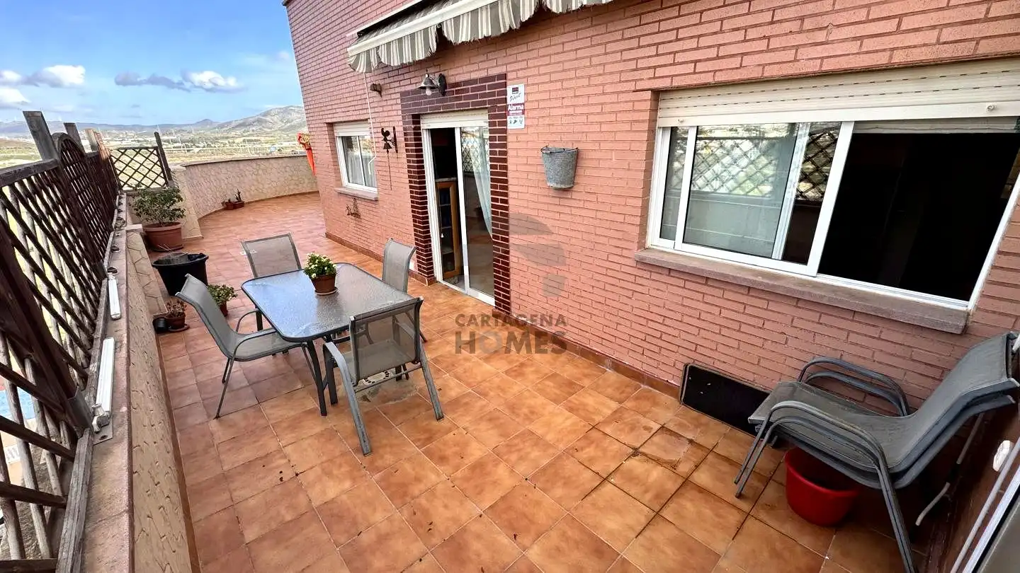 Vista exterior de Ático en venta en Cartagena con Aire acondicionado, Terraza y Amueblado
