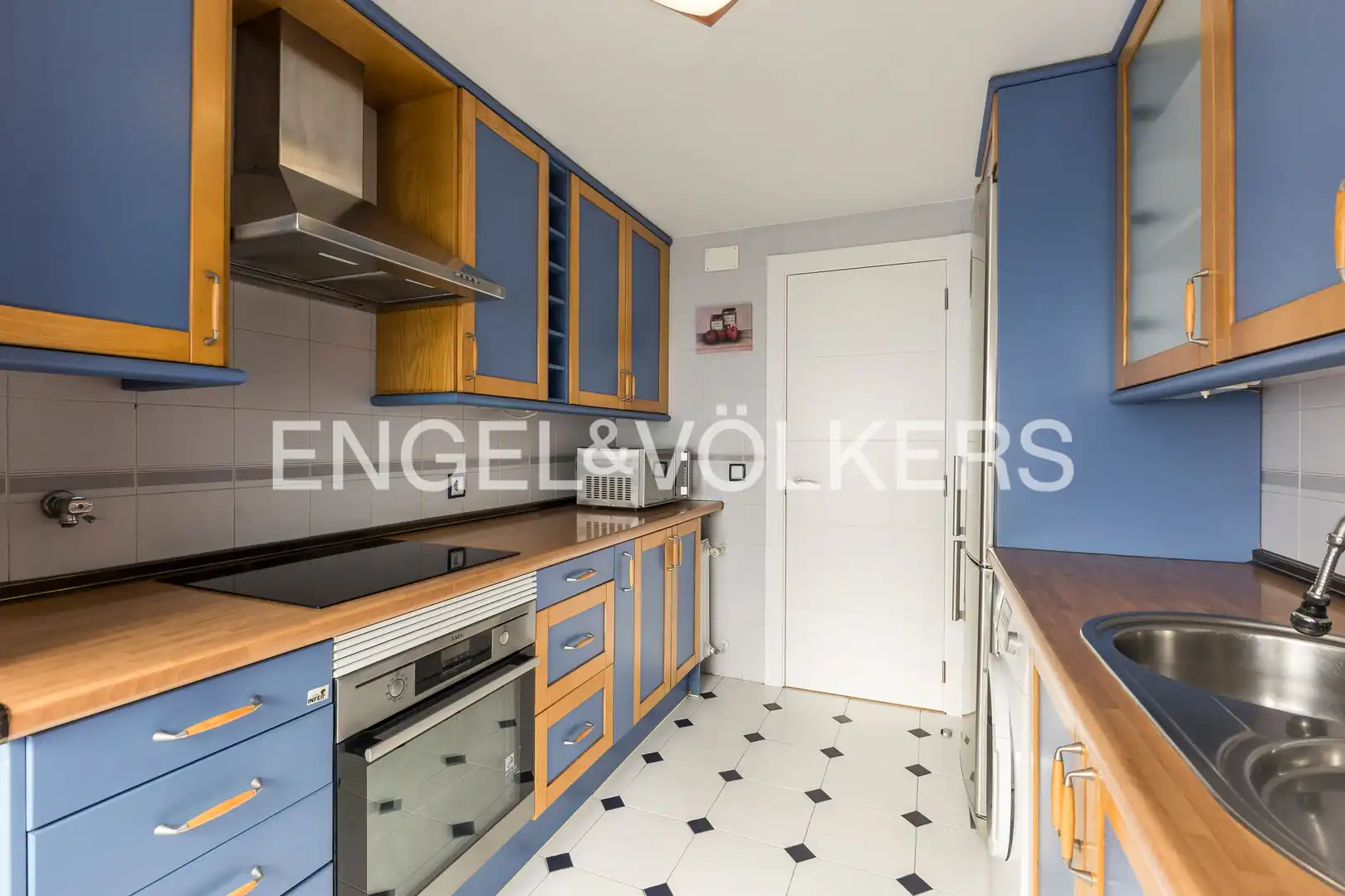 Cocina de Piso de alquiler en Madrid con Aire acondicionado, Calefacción y Jardín privado