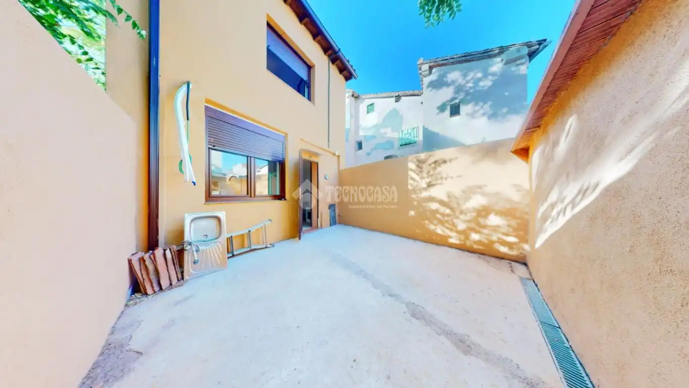 Maison jumelée à vendre à Torrelaguna
