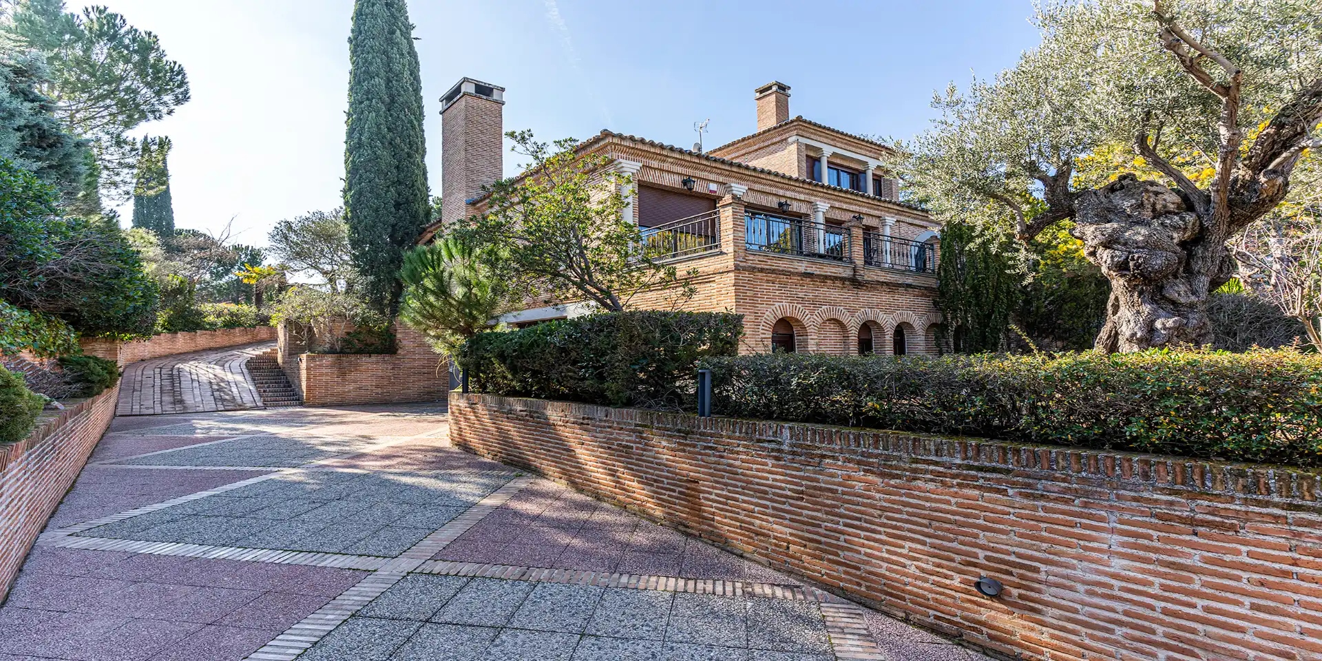 Vista exterior de Casa o chalet en venta en Las Rozas de Madrid con Aire acondicionado, Calefacción y Jardín privado