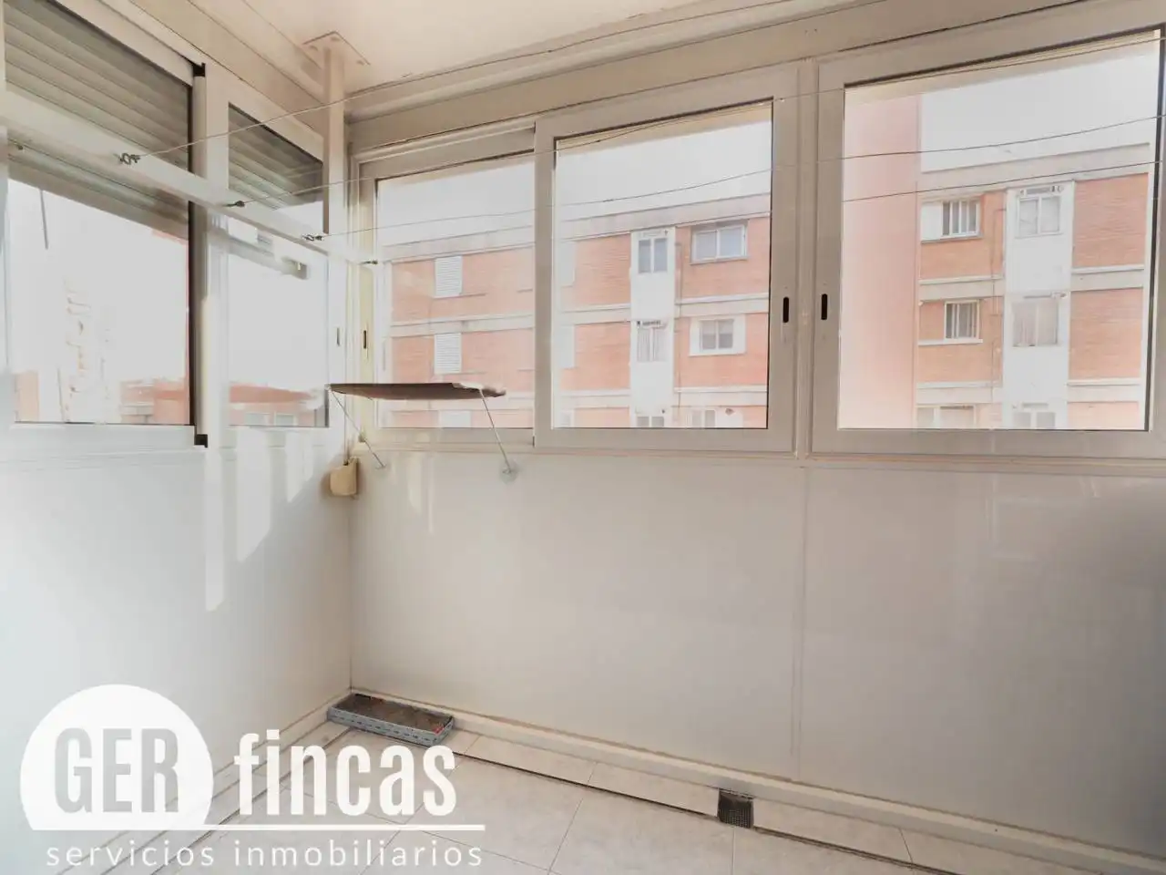 Balcony of Flat for sale in Sud
