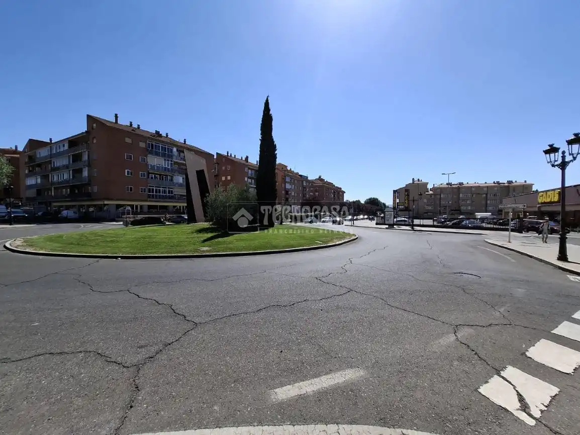 Vista exterior de Casa adosada en venta en Ávila con Calefacción, Amueblado y Balcón