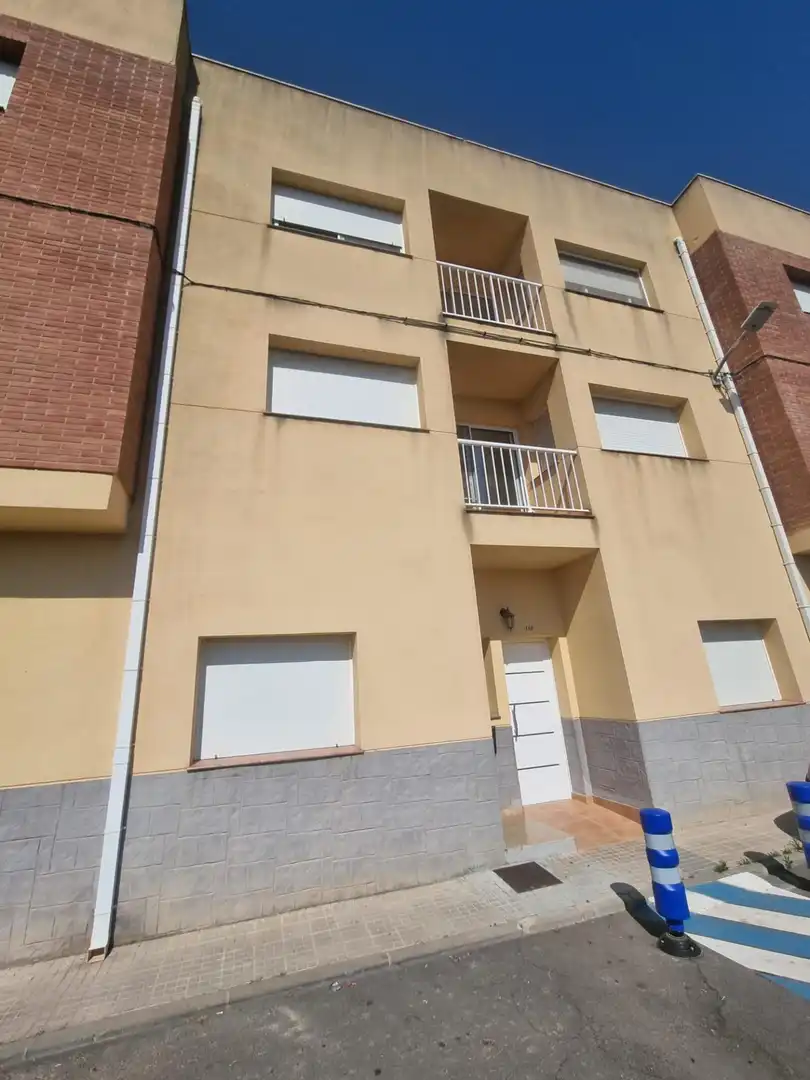 Vista exterior de Piso en venta en Deltebre con Aire acondicionado