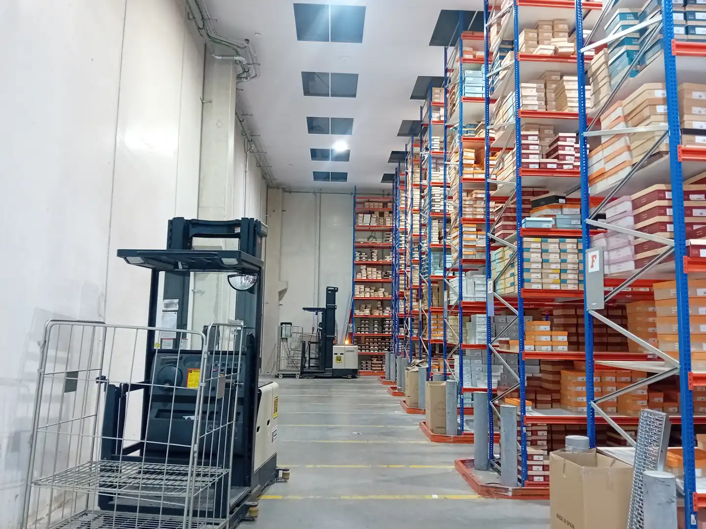 Nave industrial de alquiler en Girona con Alarma