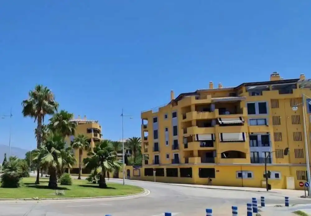 Vista exterior de Apartament de lloguer en Marbella amb Aire condicionat, Terrassa i Traster