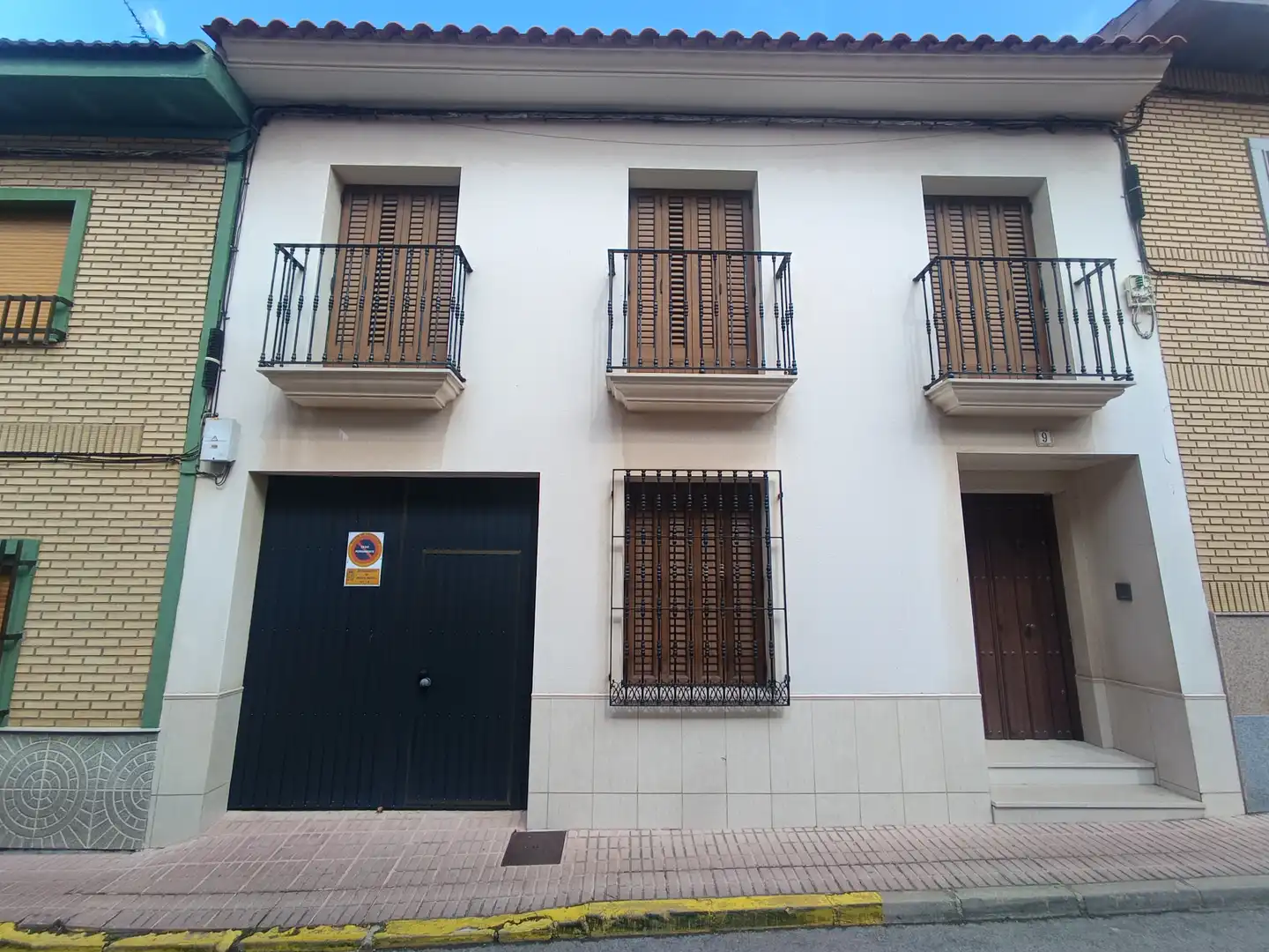 Vista exterior de Casa o xalet en venda en Pedro Muñoz amb Aire condicionat, Jardí privat i Terrassa