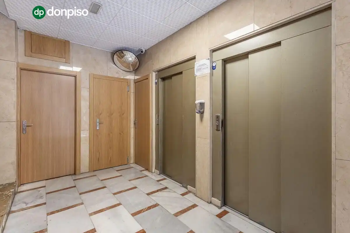 Piso en venta en Granada con Aire acondicionado, Calefacción y Terraza