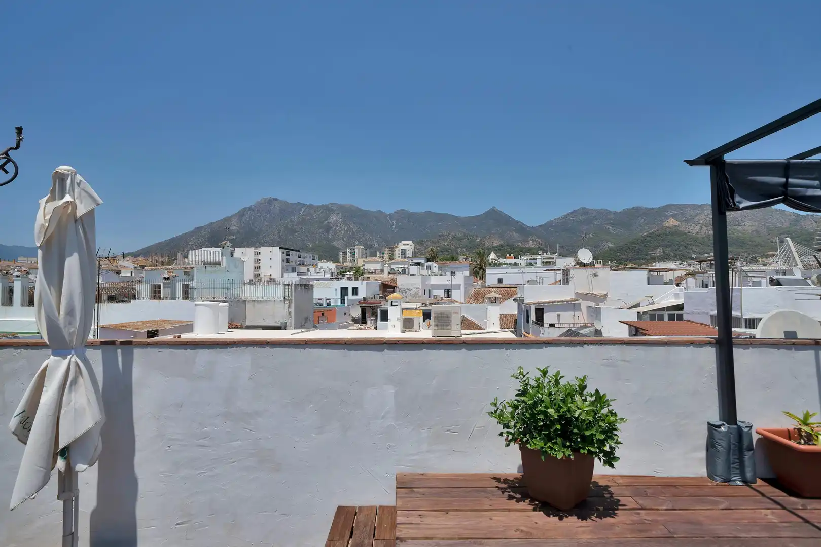 Exterior view of Buildings for sale in Marbella