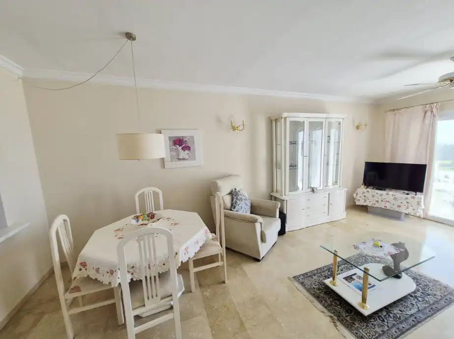 Menjador de Apartament en venda en Mijas amb Aire condicionat, Terrassa i Moblat