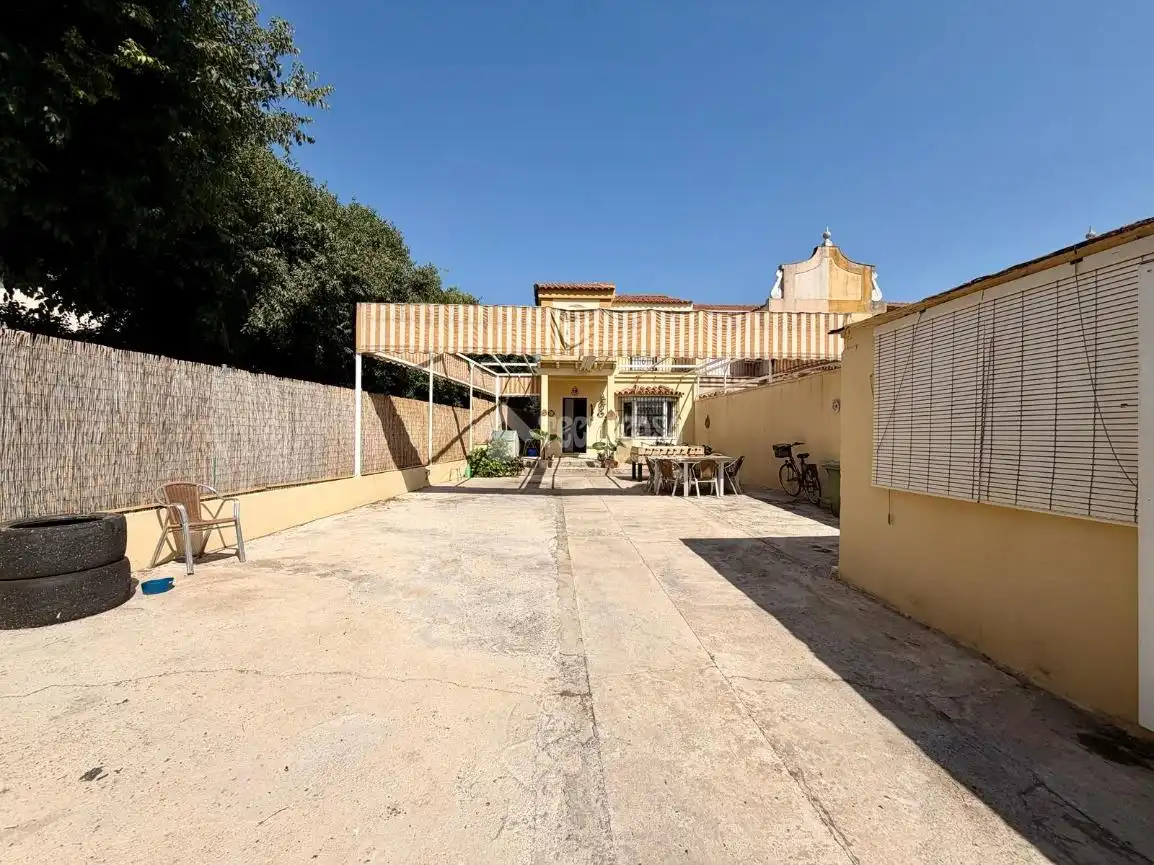 Außenansicht von Haus oder Chalet zum Verkauf in Jerez de la Frontera mit Klimaanlage und Terrasse