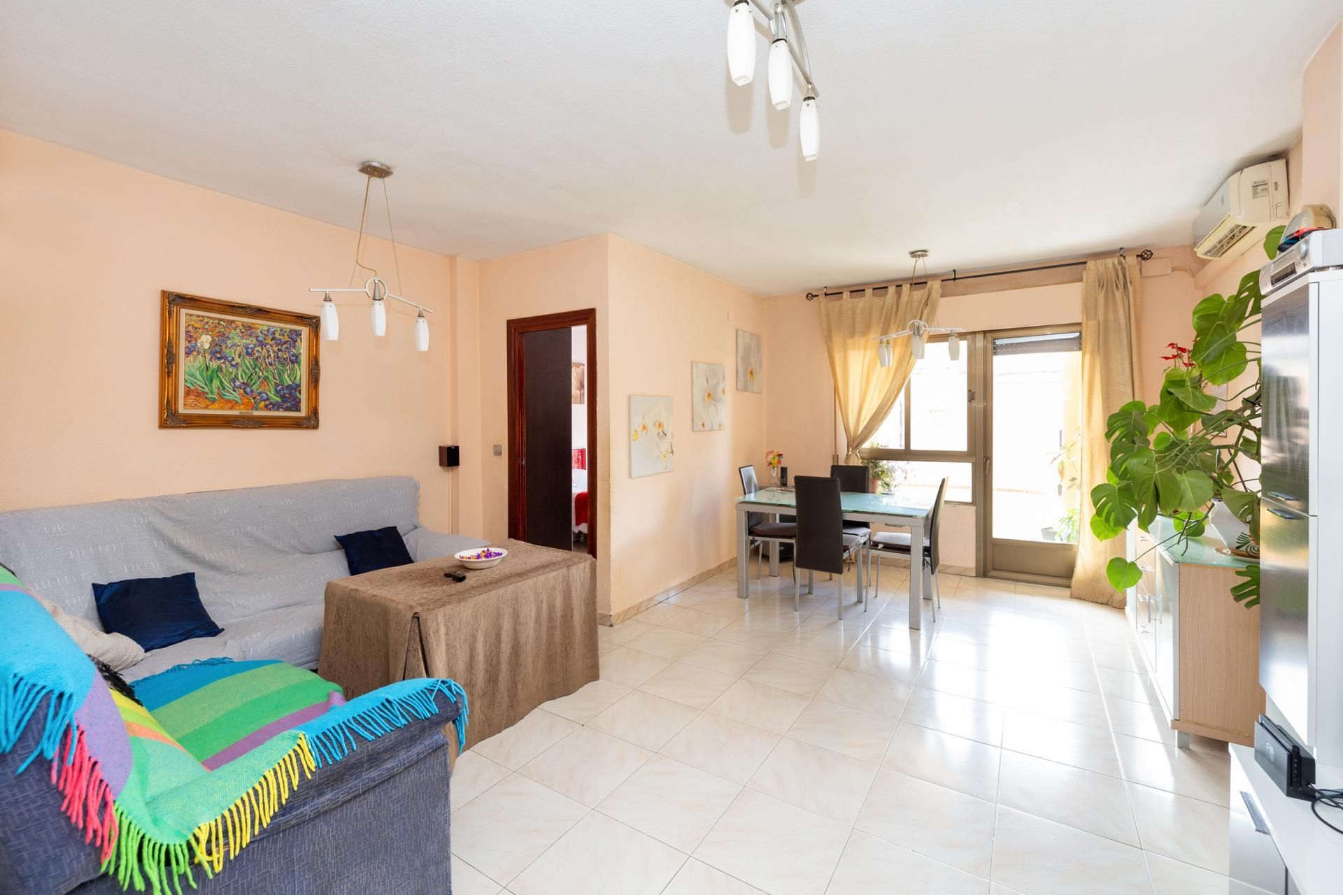 Living room of Apartment for sale in Armilla
