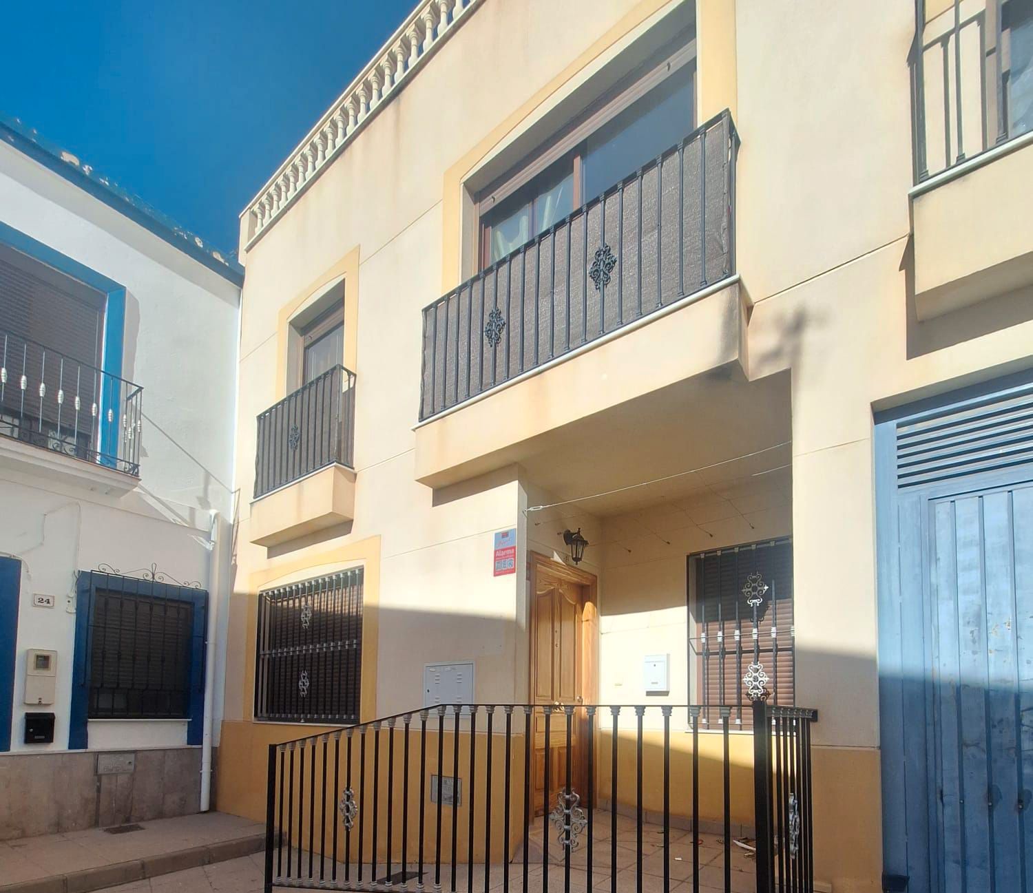 Außenansicht von Wohnung zum Verkauf in Dalías mit Ofen