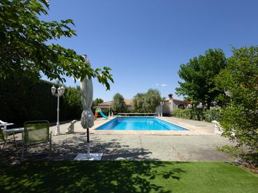 Detached house with pool for sale in NUMERO 8