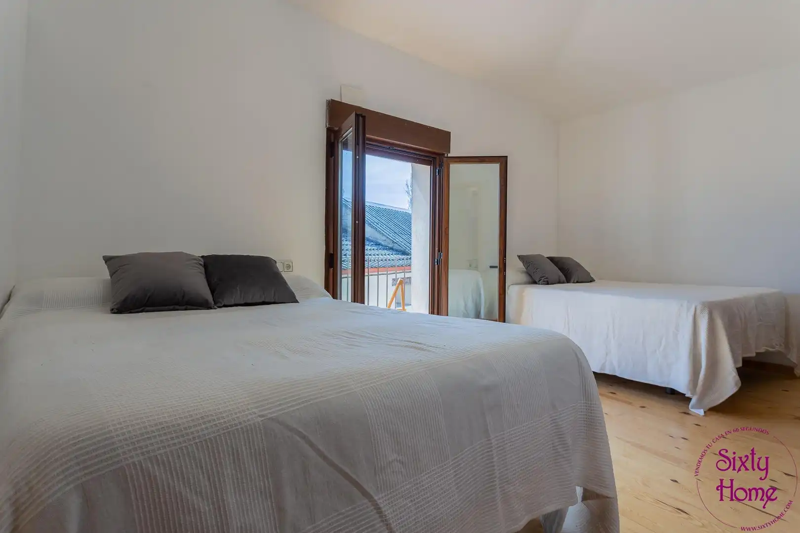 Bedroom of Houses for sale in Jaca  with Parquet flooring and Balcony