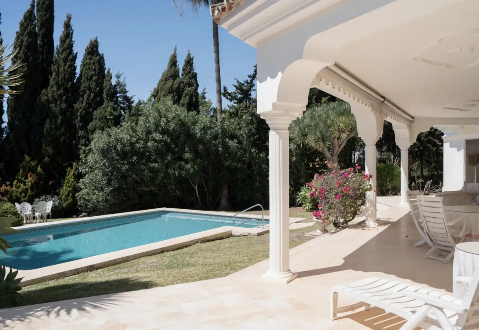 Detached house with terrace for sale in Avenida de la Gardenia 190P