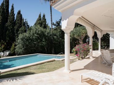 Villa avec balcon à vendre à Avenida de la Gardenia 190P
