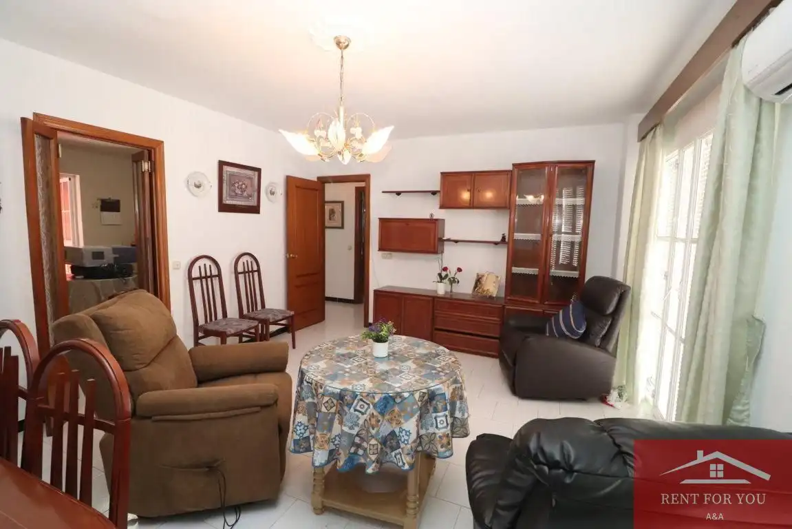 Sala d'estar de Pis en venda en Alhaurín El Grande amb Aire condicionat, Terrassa i Moblat