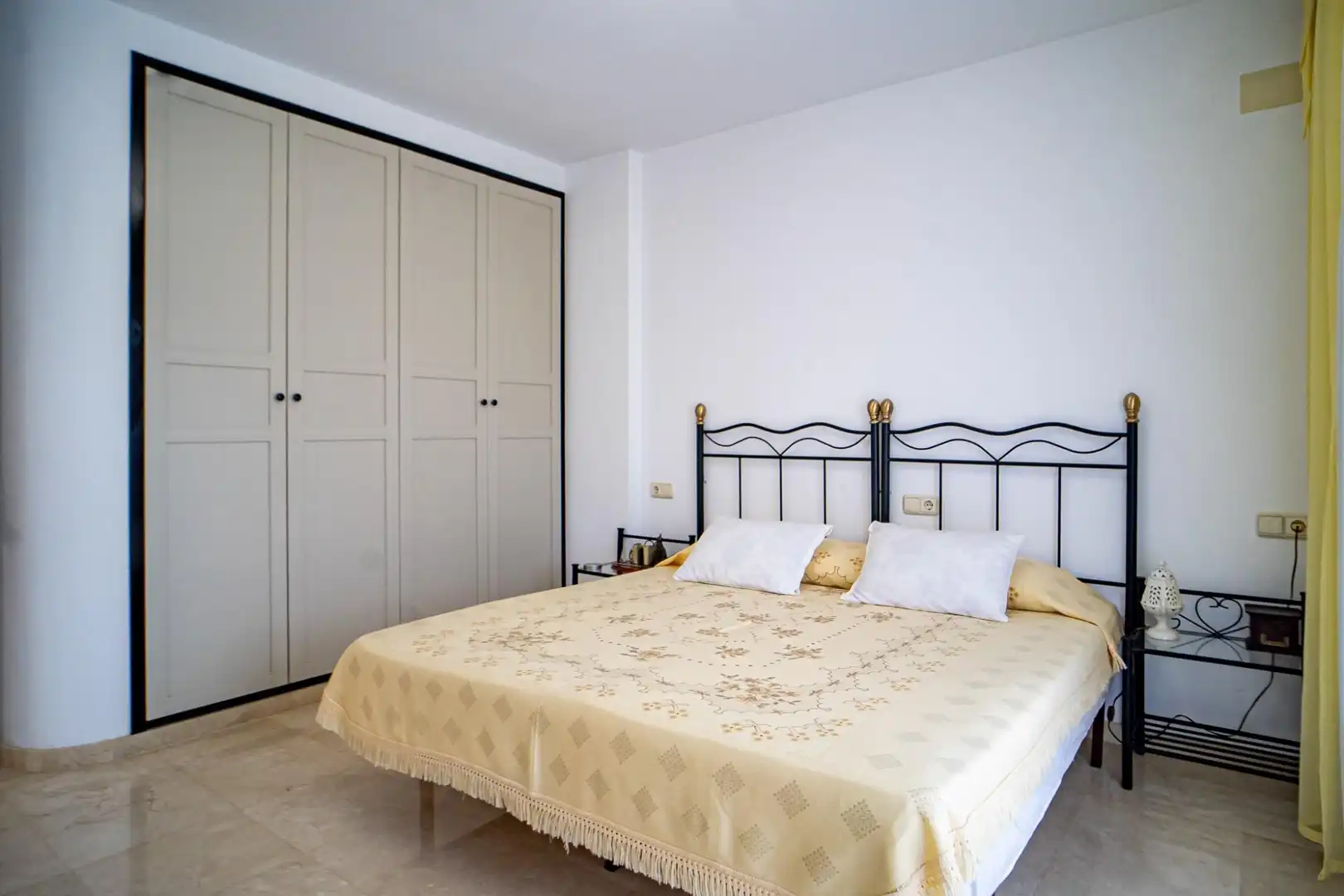 Bedroom of Houses for sale in L'Alfàs del Pi  with Air Conditioner, Heating and Private garden