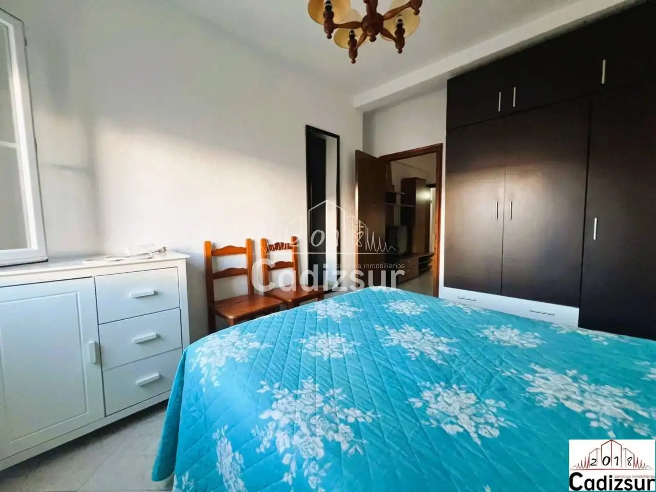 Habitación de Piso en venta en Cádiz con Terraza y Alarma