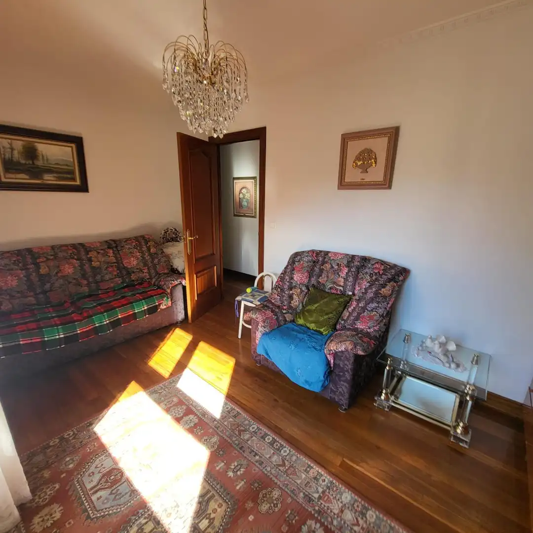 Sala de estar de Piso en venta en Basauri  con Calefacción, Terraza y Trastero