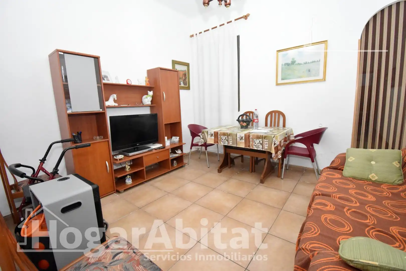 Sala de estar de Piso en venta en Castellón de la Plana / Castelló de la Plana con Trastero y Amueblado