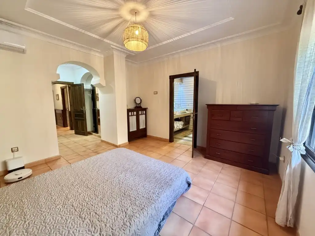Habitación de Casa o chalet en venta en Carmona con Aire acondicionado y Amueblado