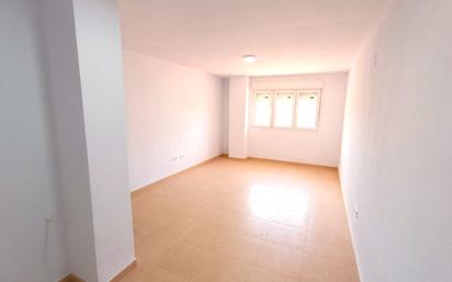 Flat for sale in Zona Entrada - Gasolineras