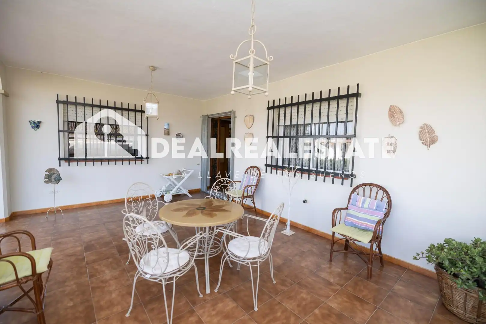 Vista exterior de Casa o xalet en venda en Almonte amb Jardí privat, Terrassa i Moblat